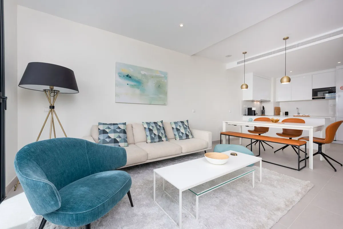 18e0e139-c15b-4e0d-9fe3-44b9c34b3a60