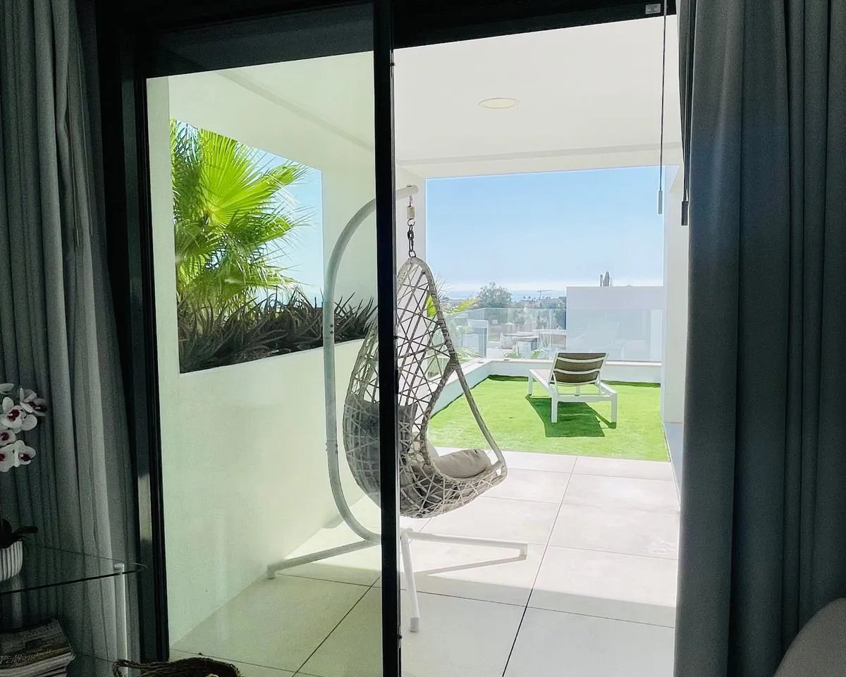 aea8969c-ecb5-4aa6-af09-942b2ccea6a3