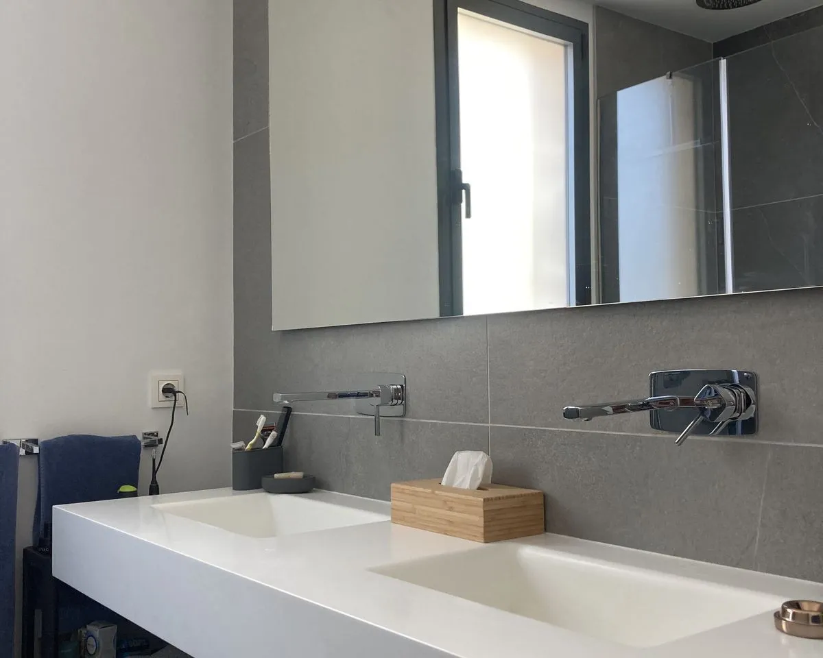 d4f11a25-3f02-49a2-a357-80fa0365f126