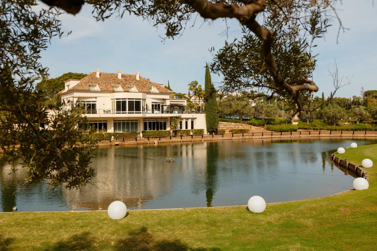 21b0c31a-2f97-4c2b-87ce-6eeb23e946af