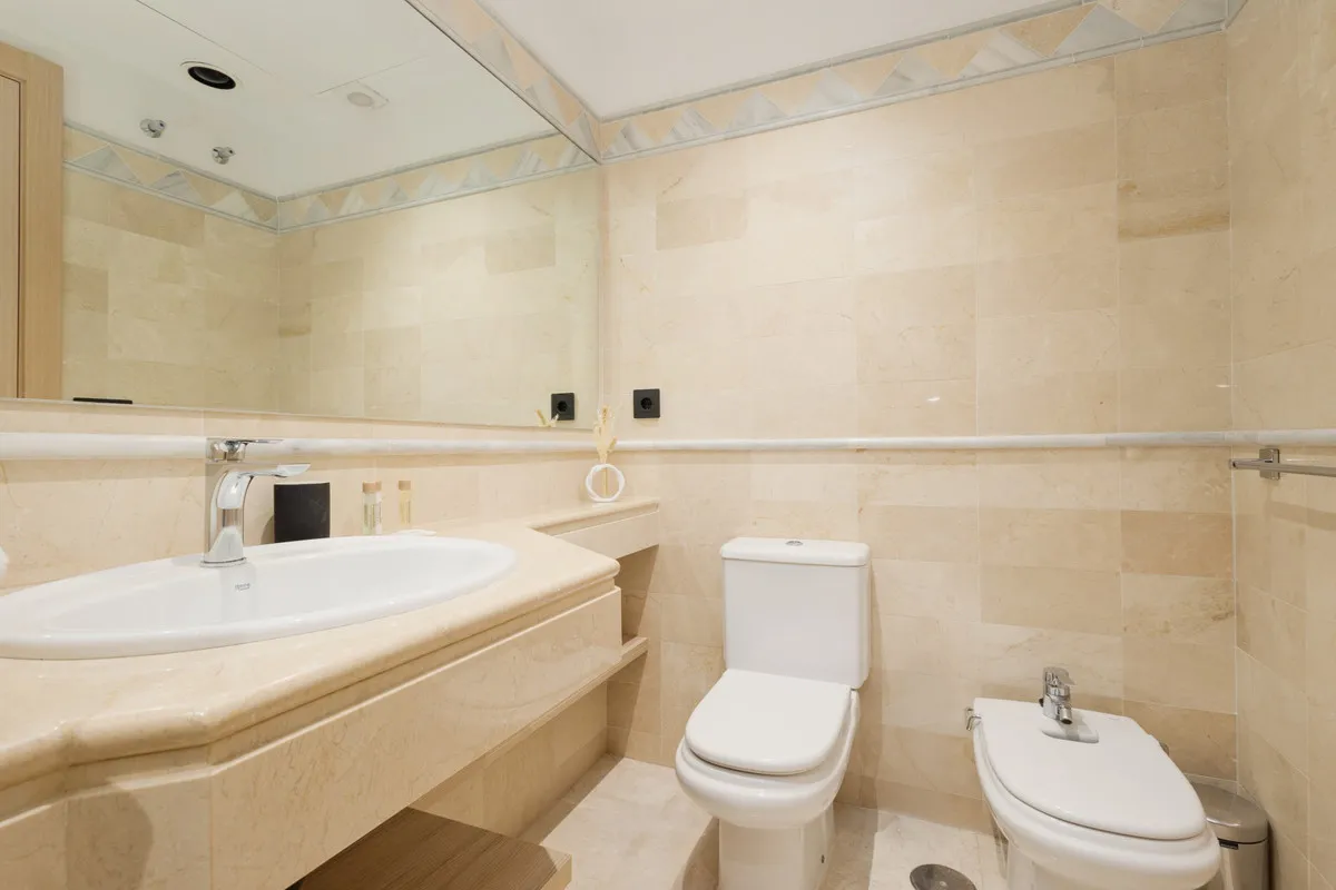 77b87fbd-9c21-46c9-a785-5ff39e3445d6