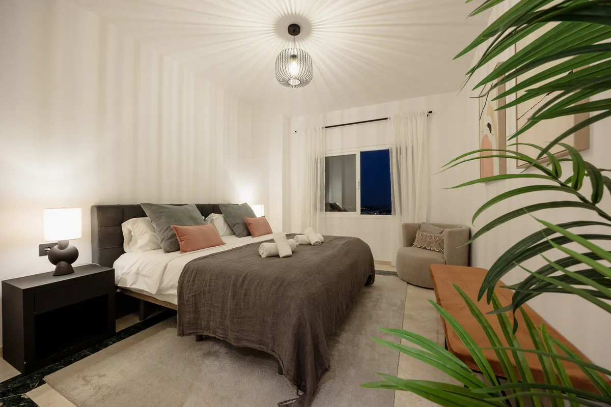 924f012f-dc08-40c1-be45-66dfec1b1861