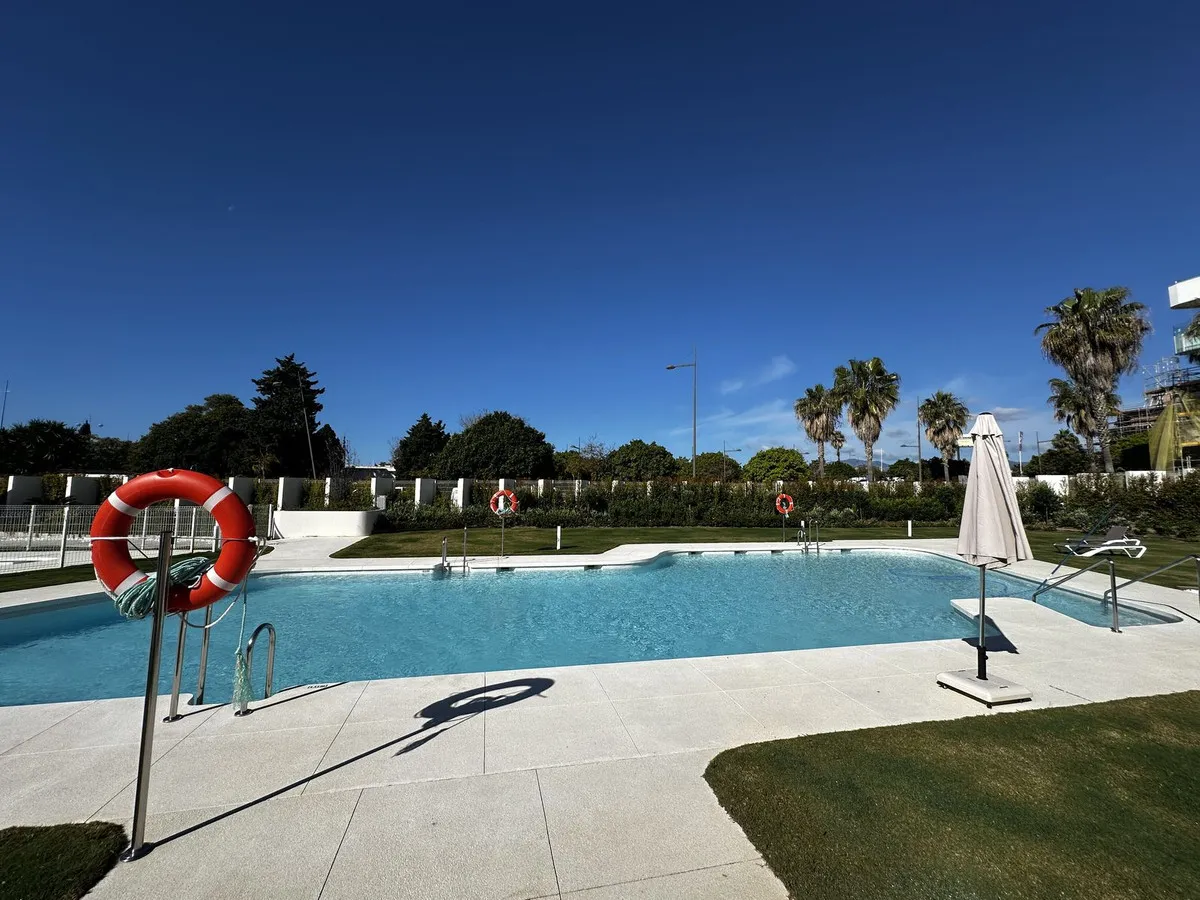 9d6ae8ec-2f5f-42e4-b24f-9d83e943323c