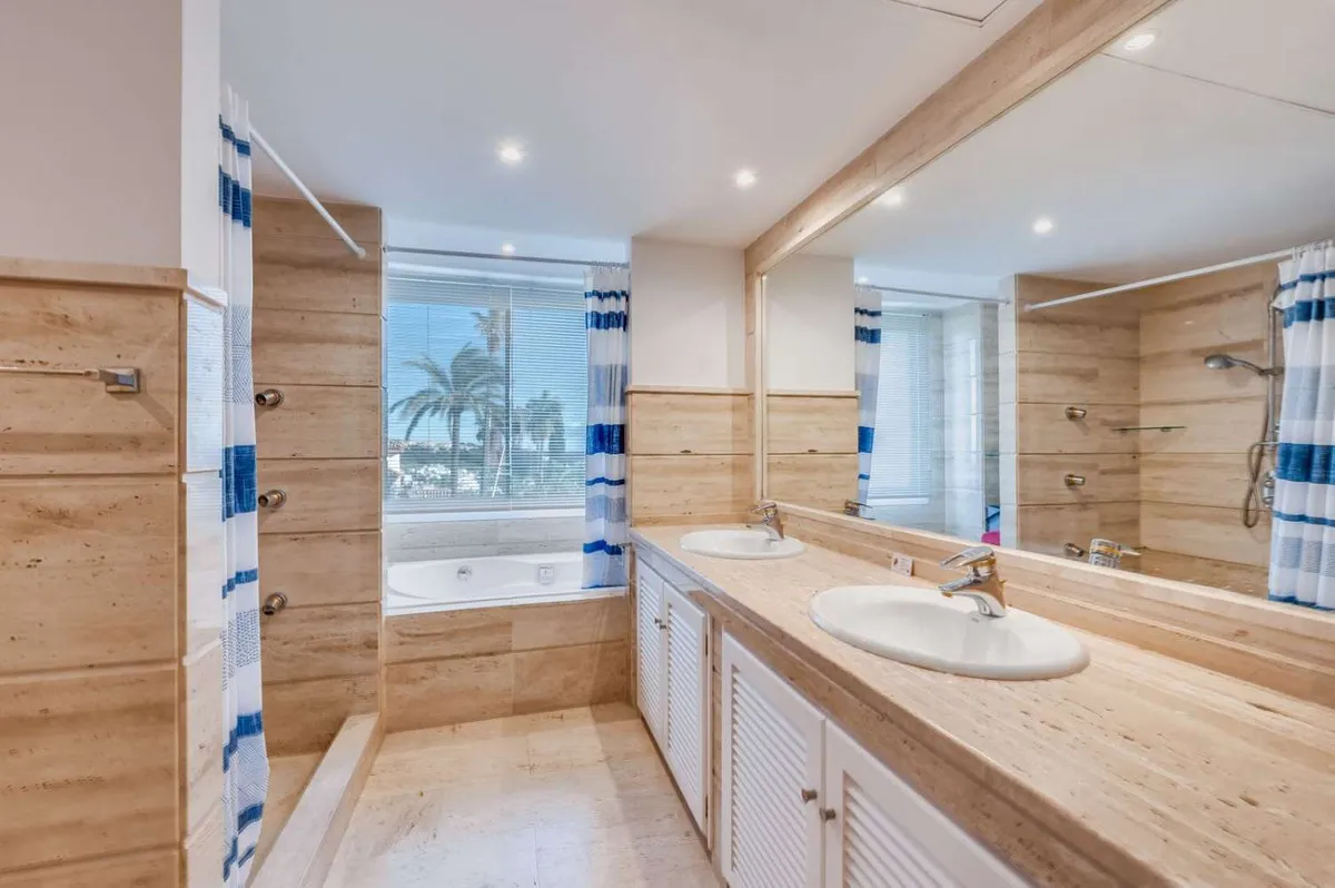 5992c47e-83a3-4332-867f-18f7aecf7732