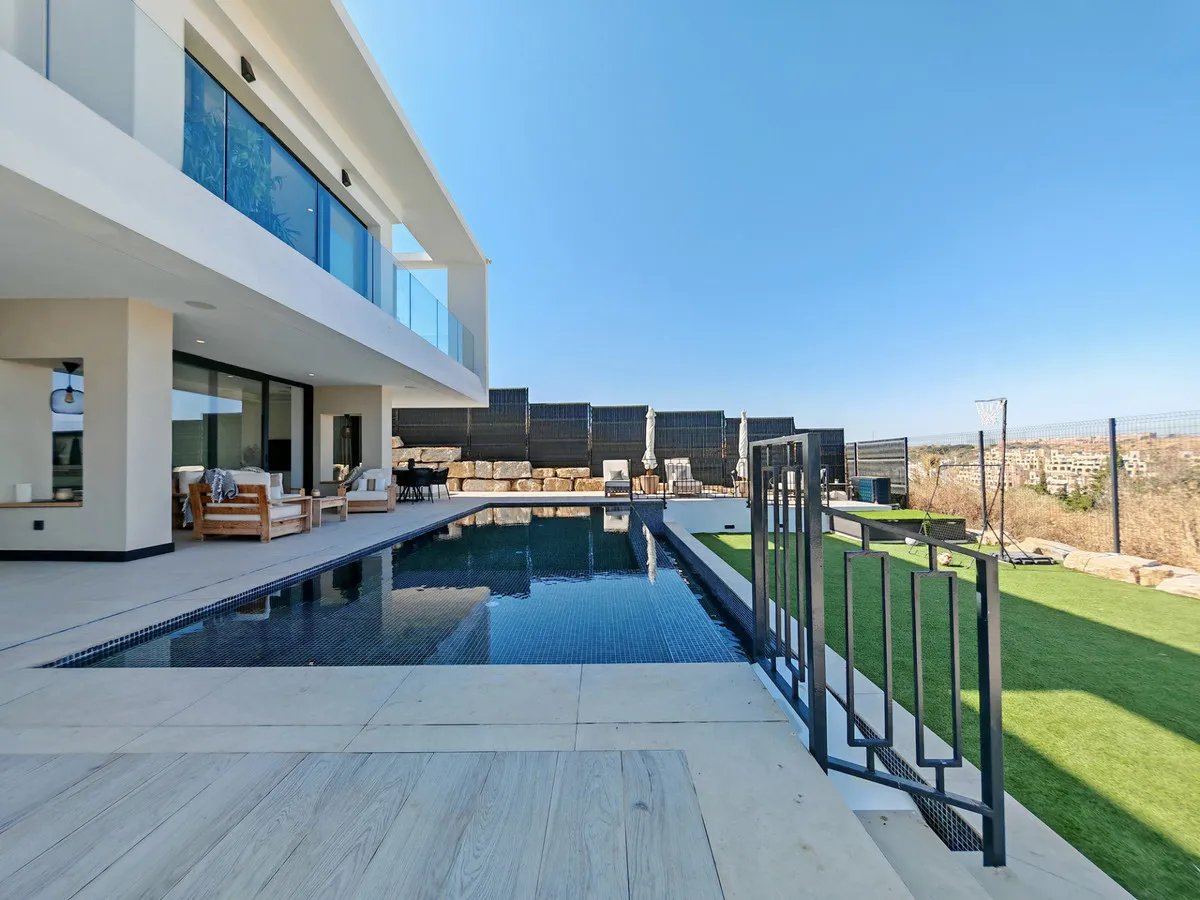 e660ca95-306a-41fb-b496-e8f367f0207d