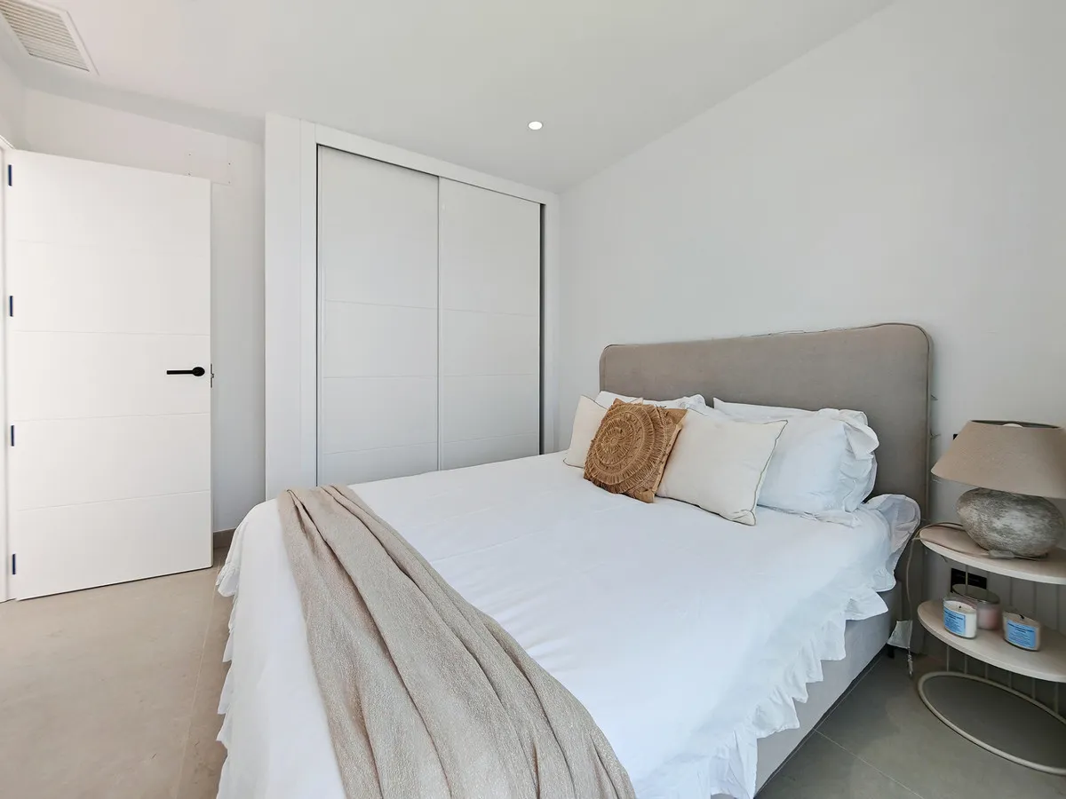 ed4efacb-ceb0-4c0e-b658-1ec5aa3ccd8f