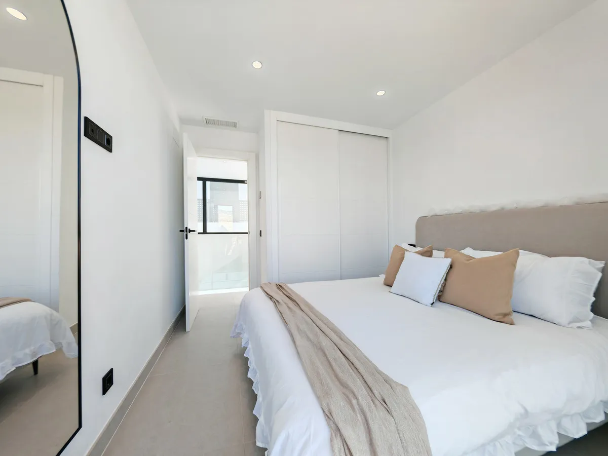 f14bb6f6-3eb9-4090-a2b0-39748929bfc9