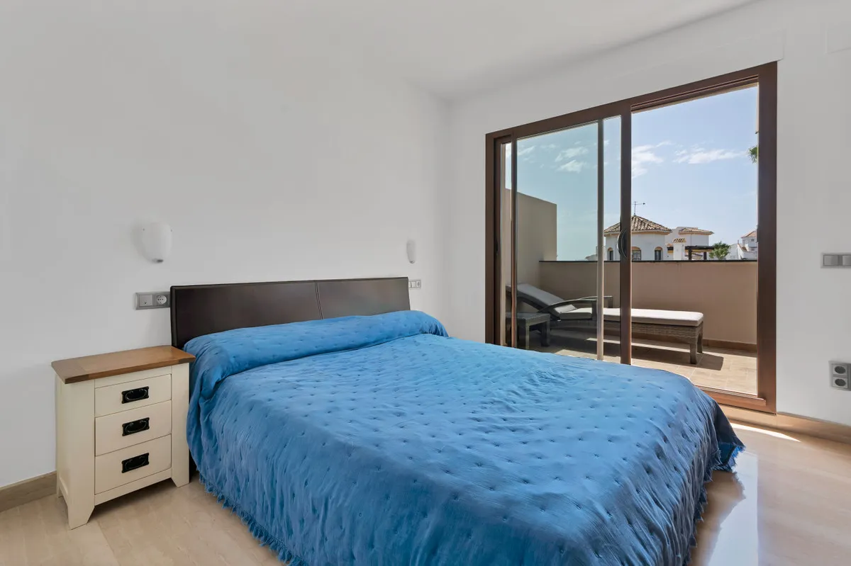 5adf1979-1bfe-40a4-8082-64dcd1a60b1d