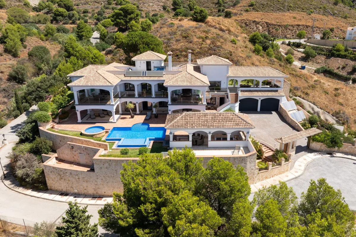 806d3308-3bc0-4483-8982-b4601c2302a2