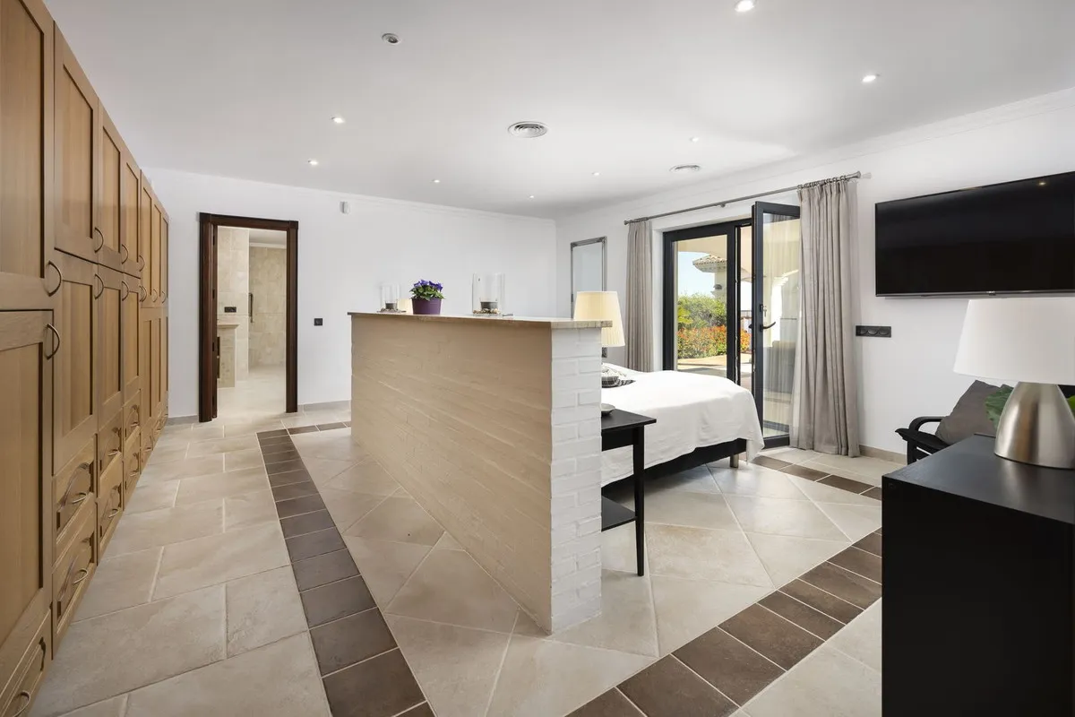 869a52ec-23a5-4ac9-81e9-5e00a9e784d6