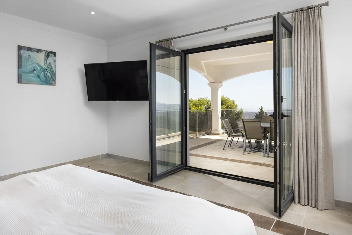 a376c68c-6314-4f74-8276-775f746ce789