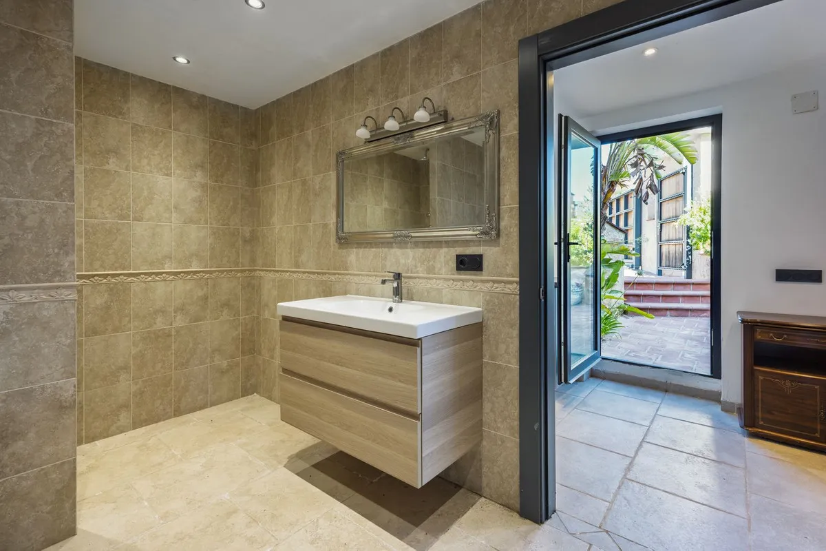 b296d16b-6af1-4108-b4f8-a3b8937047a0