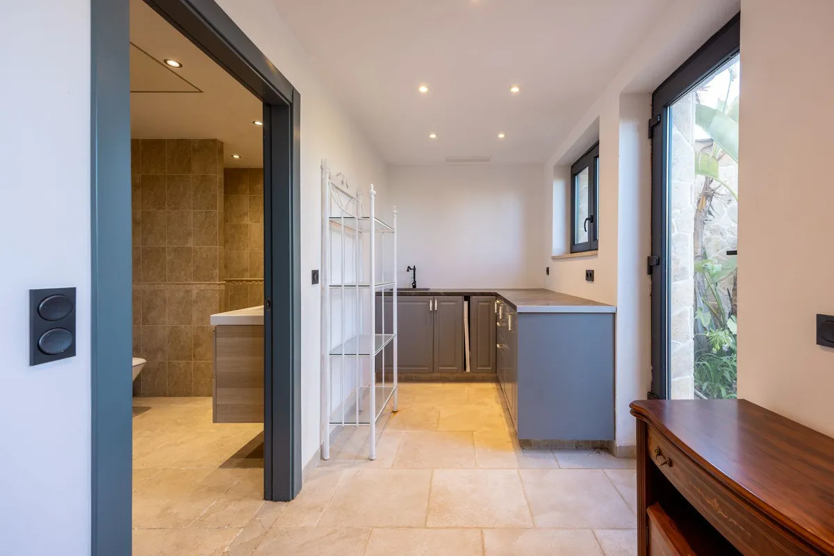 d4302079-3dac-478a-a82a-ce3ece8f4dba