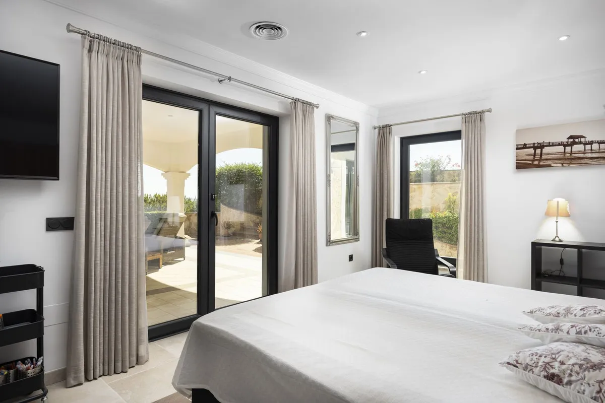 ec8693f4-14b1-4aed-9692-0b65e6bb3dfc