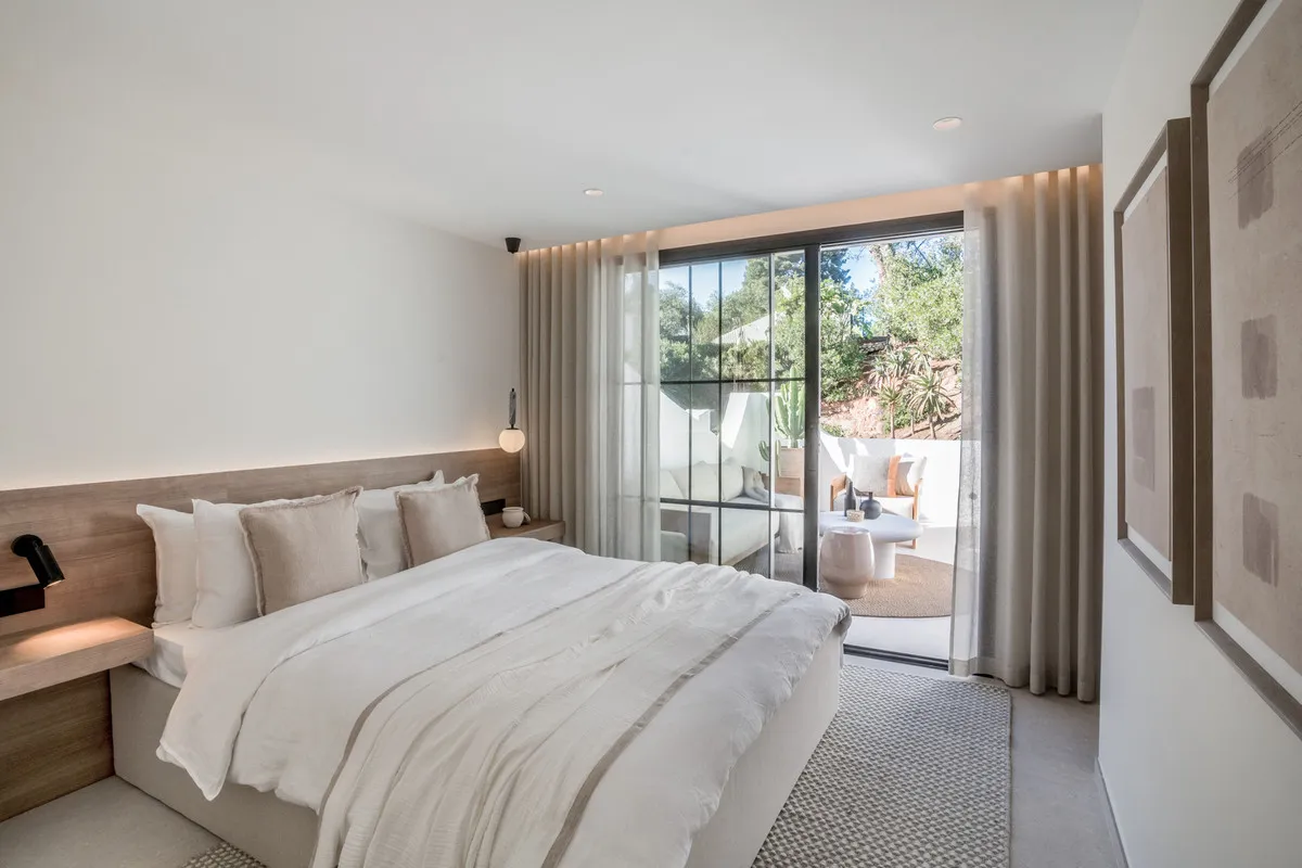 c57054d8-644c-42a1-a42c-33b34803d57d