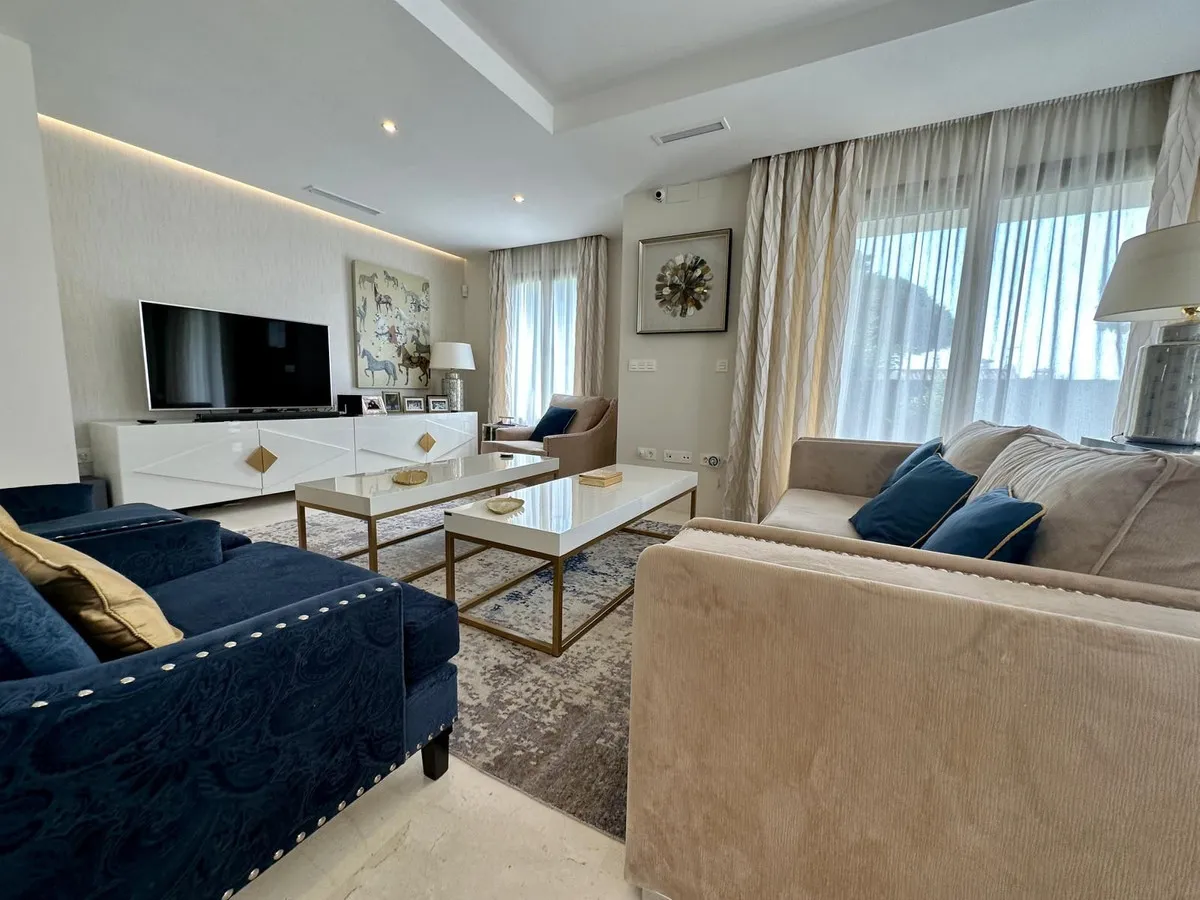 012384bf-b0ec-4f07-b6f5-e19d3f983bc9