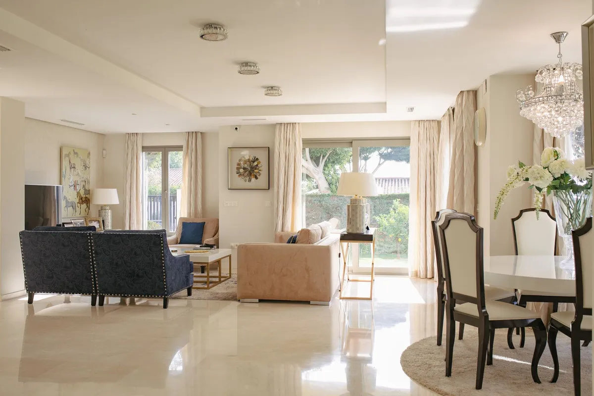 03fdd25f-9547-4661-aa50-9a5299e1dce3