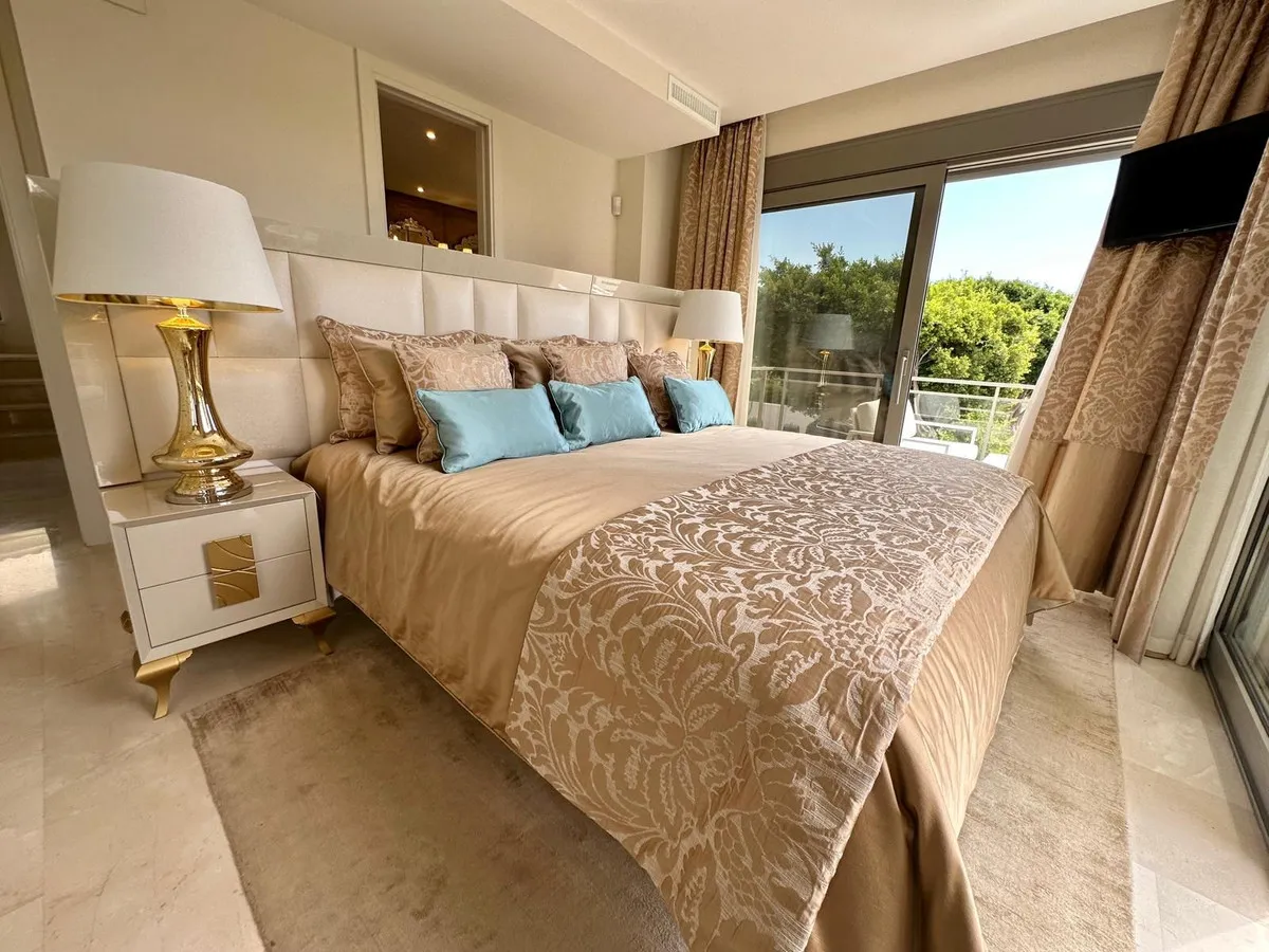 8b19ce5d-4e6f-43ca-8e13-eaef5c25ef2c