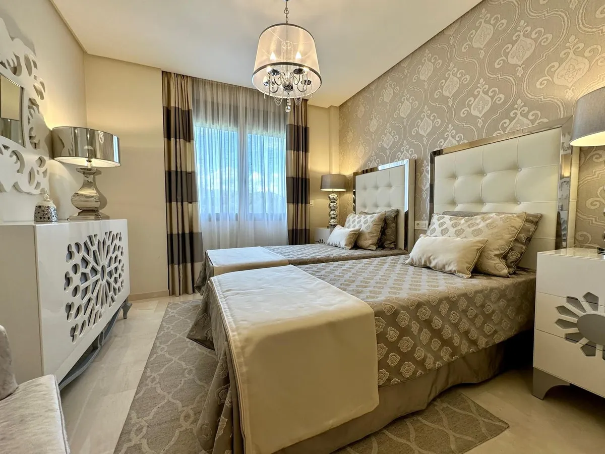 93007fd4-e56a-4ba8-acdc-d53540f6dd50