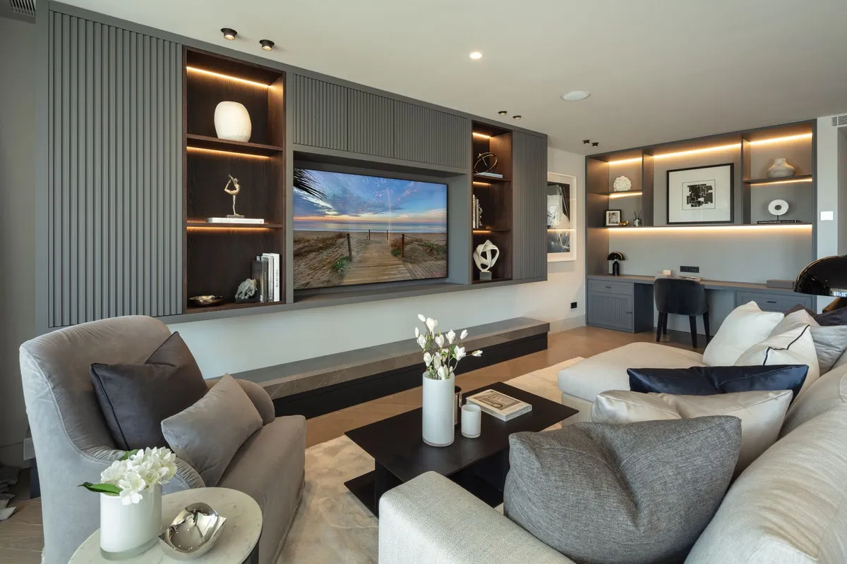 7f700444-95a4-4e15-8165-b24f9686139e