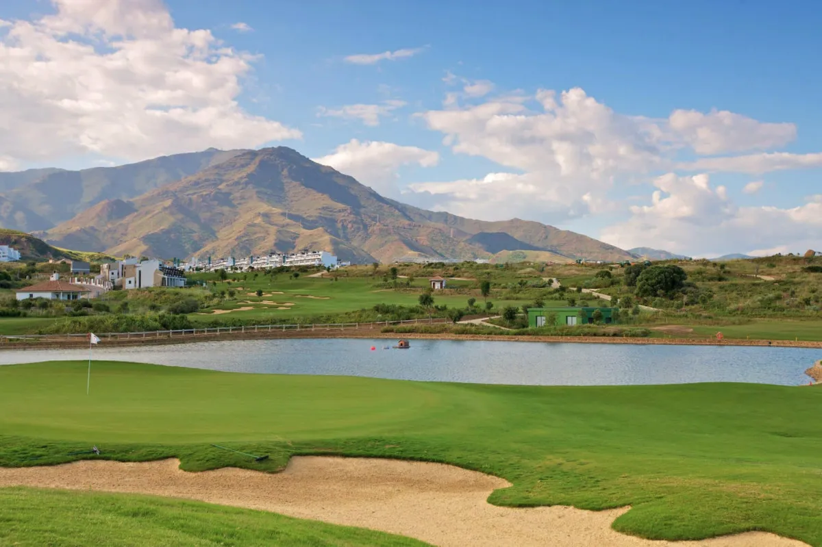 38863326-2478-4833-816a-f4c26e792154