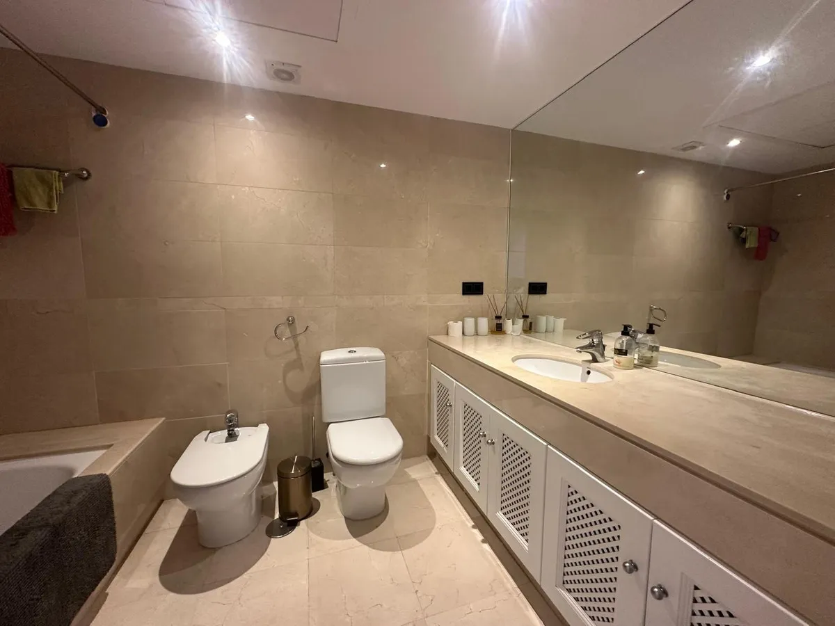 711ca74b-423a-4e09-b49b-c3495cc99517