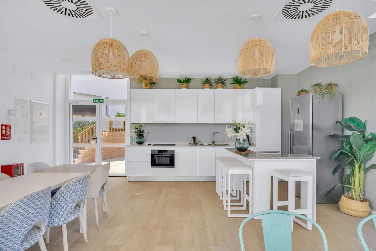 a6e8dafc-9ec9-46b9-a22d-d0dadd36b475