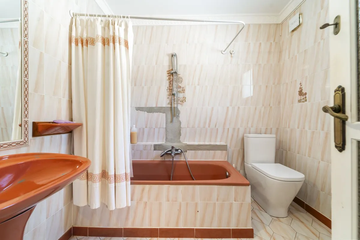 0f295ef1-73ec-47e4-8b62-20f861692108