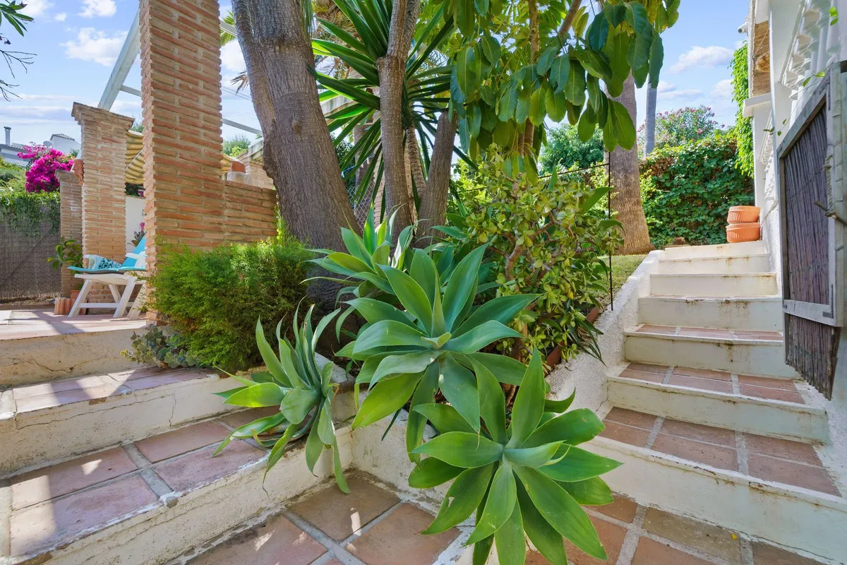 33c59376-f2a5-4284-a3d9-5ffdc1950d07