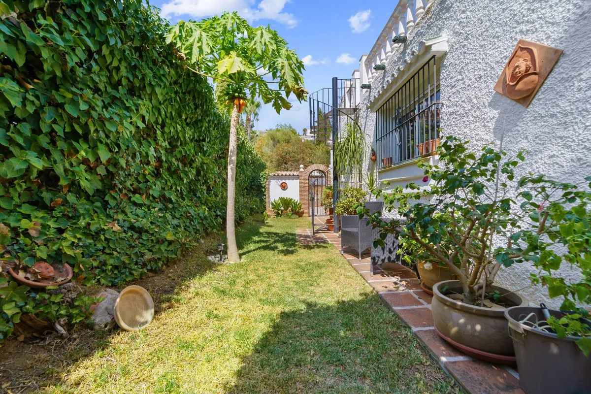 a0dff471-fd0b-4635-9b25-a6bc53956c05