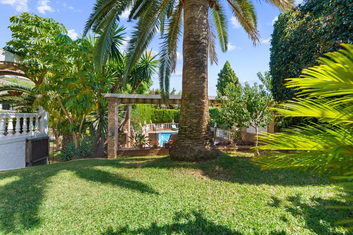 b5cef3ba-c692-4831-8b40-4fa57bb62c58