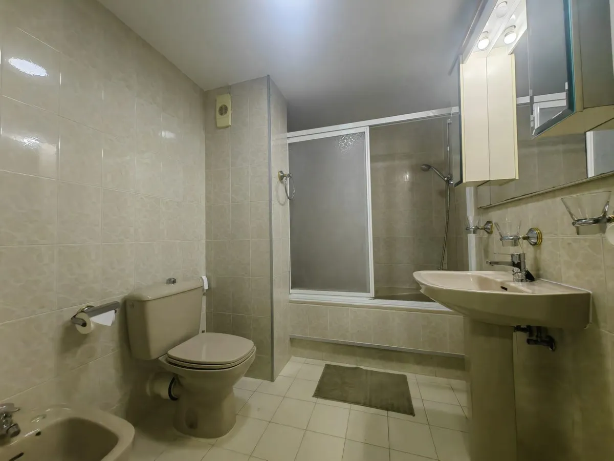 6b929e8b-16bf-4b74-838a-5f37d4b33191