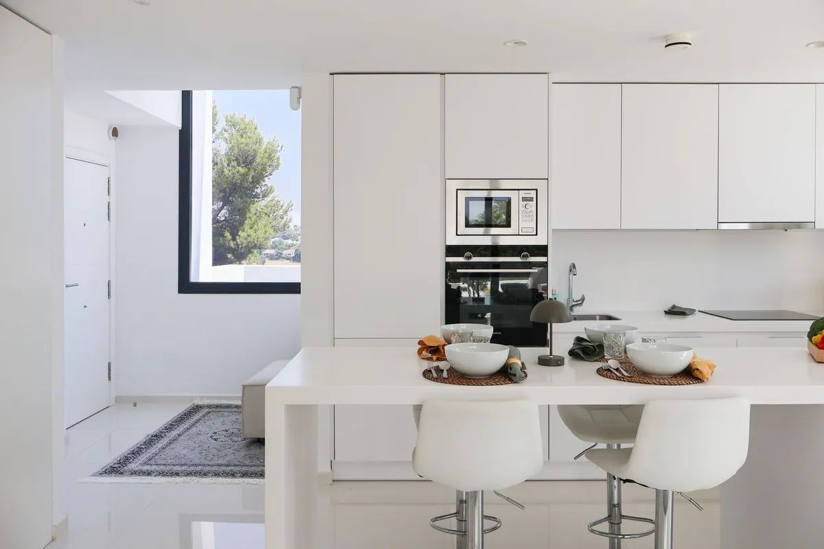 4034a73f-cb12-46f5-9bc0-76e2852cd3de