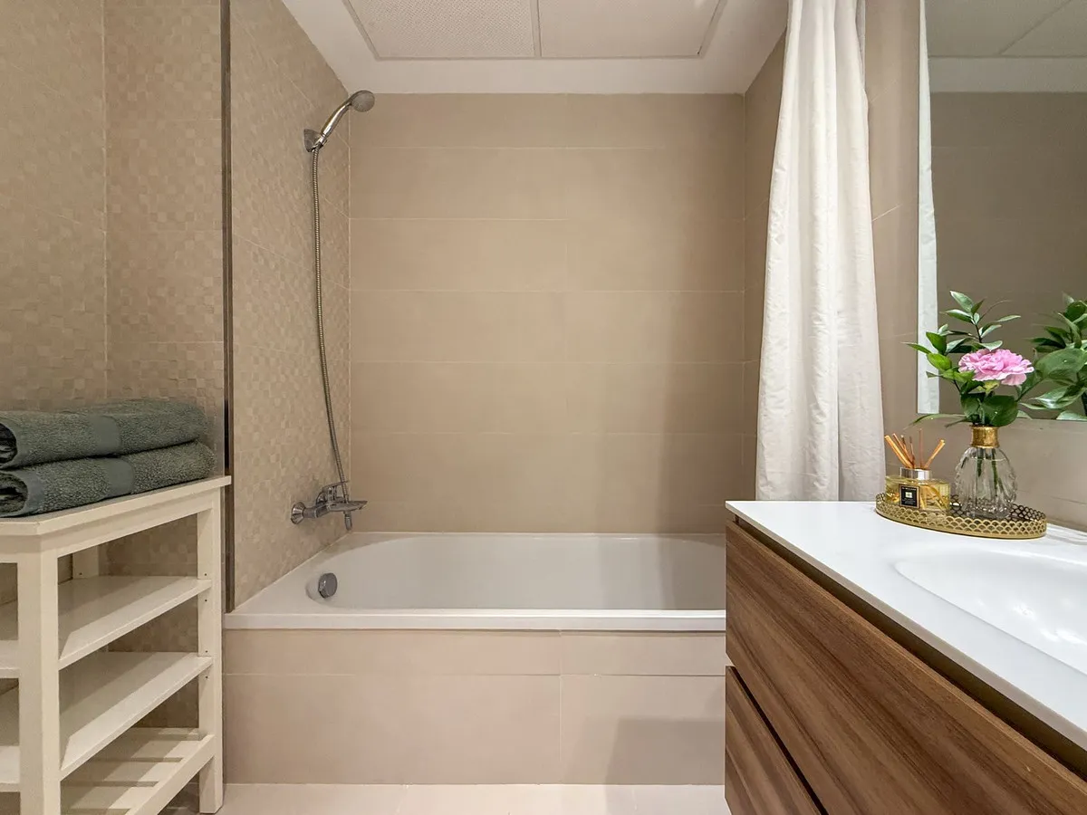 79393b79-46fd-477b-b6bc-6c6bf1c91537