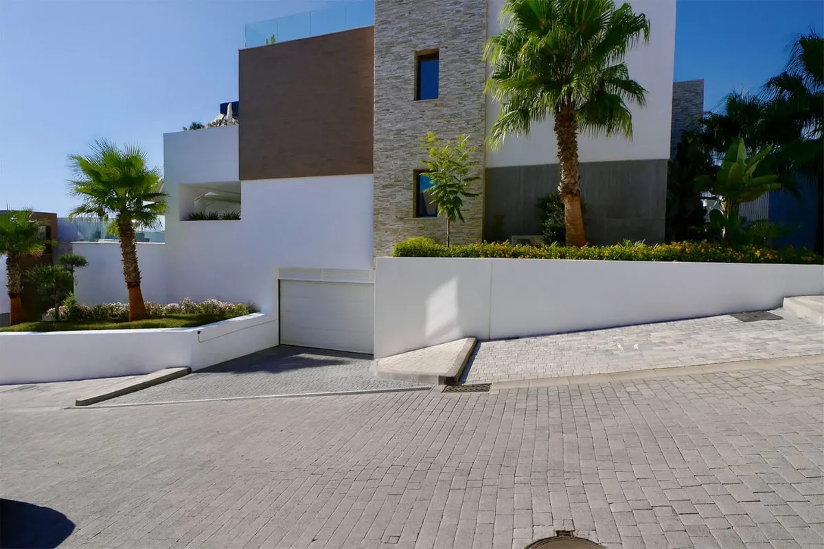 762ed778-75af-462d-a4b4-ce8b9f5dbde2