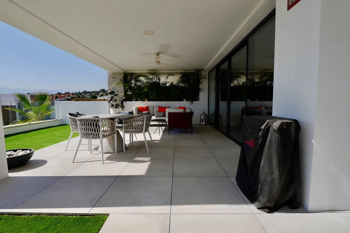 8eef399c-b510-46b3-8ce2-fefbd03fb88c