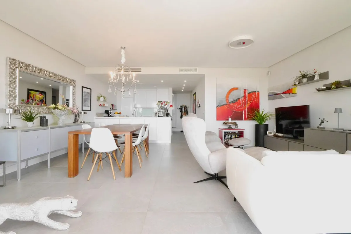 a1a3ae70-34e3-43a0-a0c5-33a34019de5b