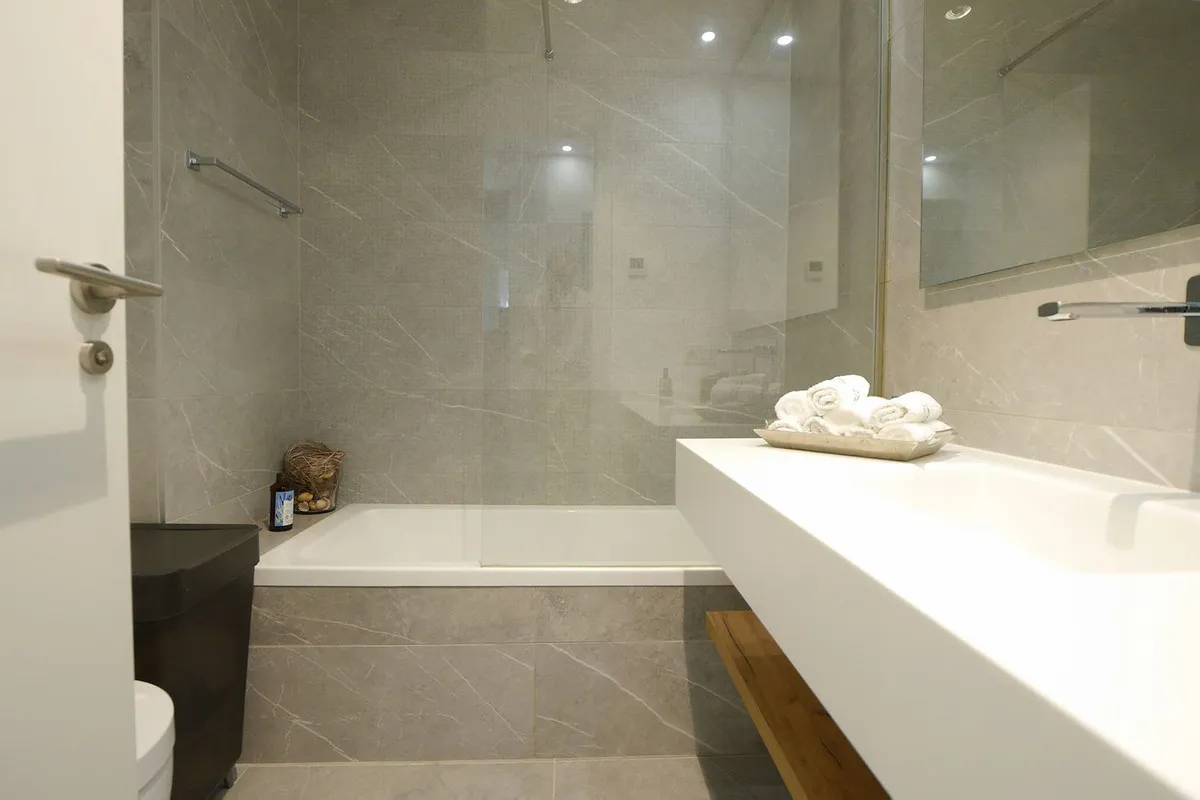 a5be20aa-f344-4160-b40e-c56952813961