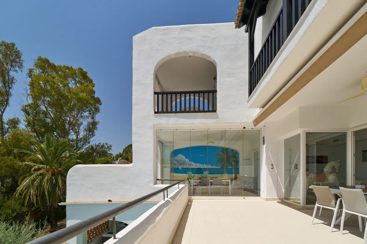 23749afe-4817-44f2-abea-1e4ea656986f