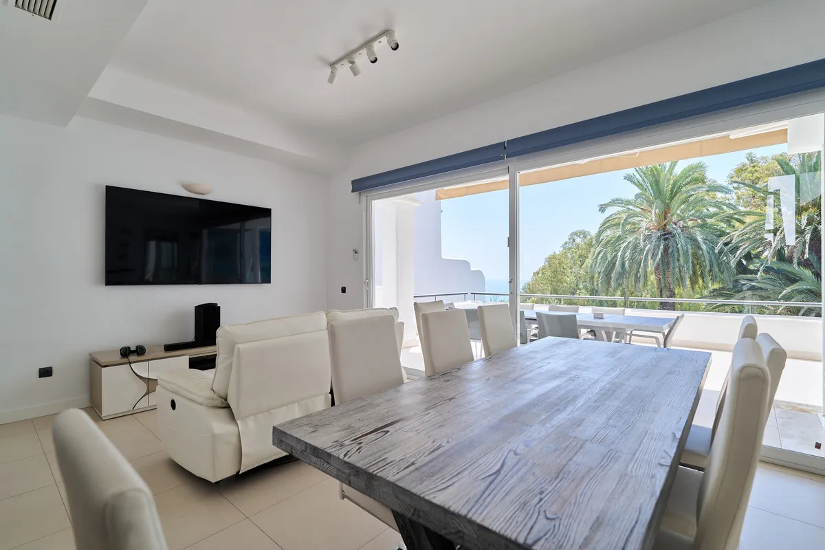 5c4c69c4-6ddf-4634-980b-b12972de0282