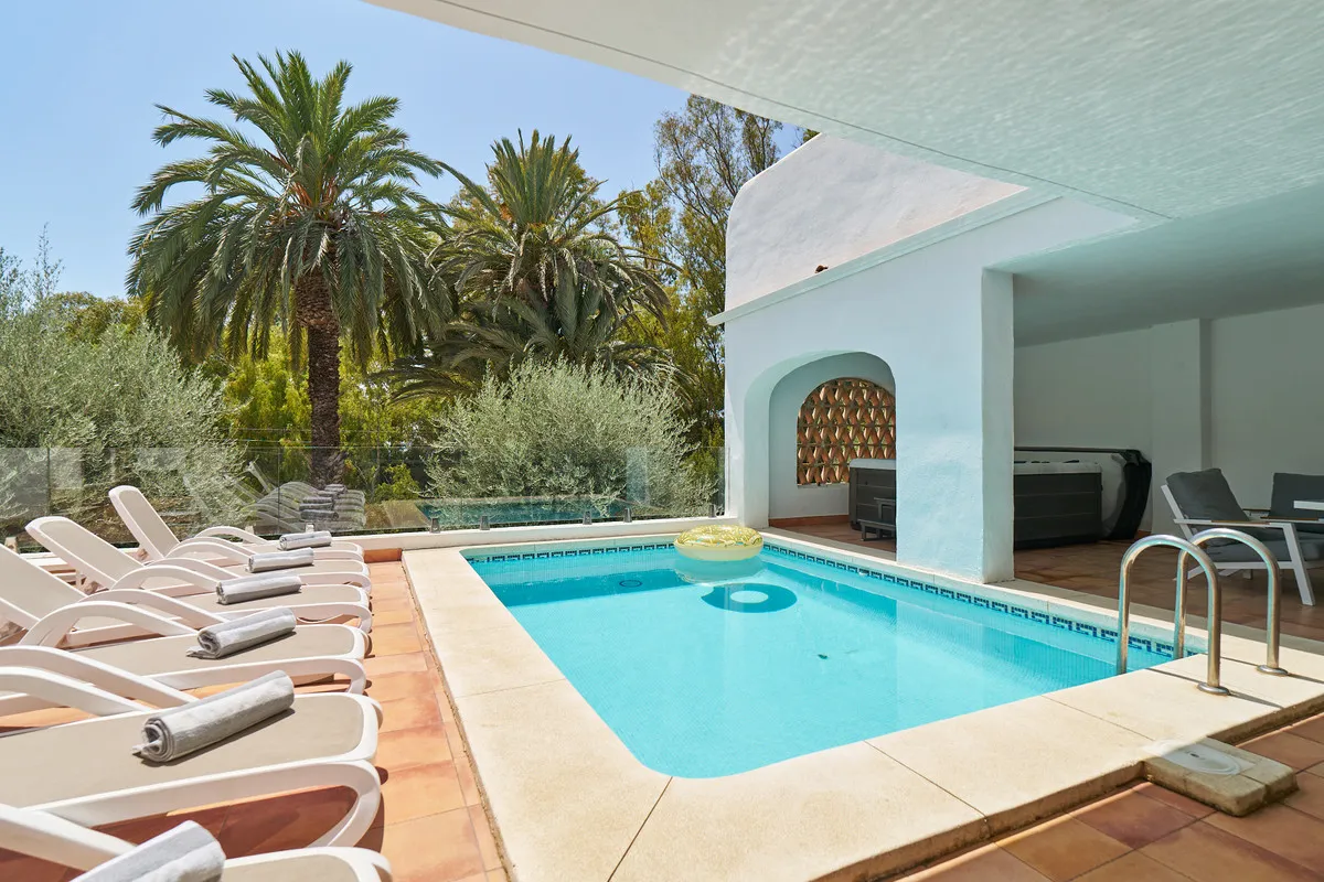 5d8cf57c-369a-4fdf-af00-a9d4ce770e2e