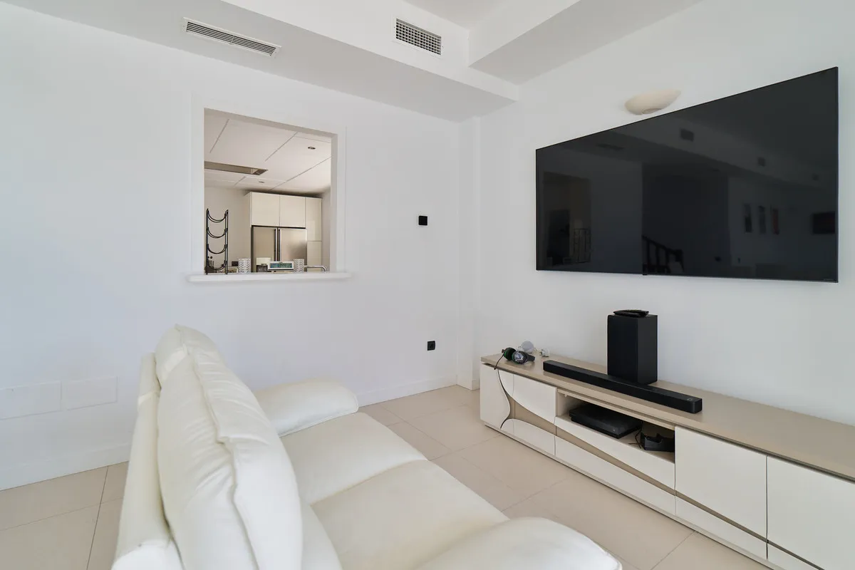 5e24b87e-b7c8-42ee-bd5f-273c4559bbd0