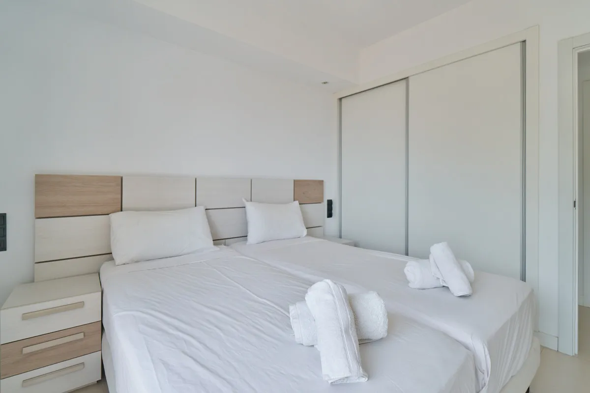 693c8cd5-7a0b-4a76-a703-dbf96dcc12a4