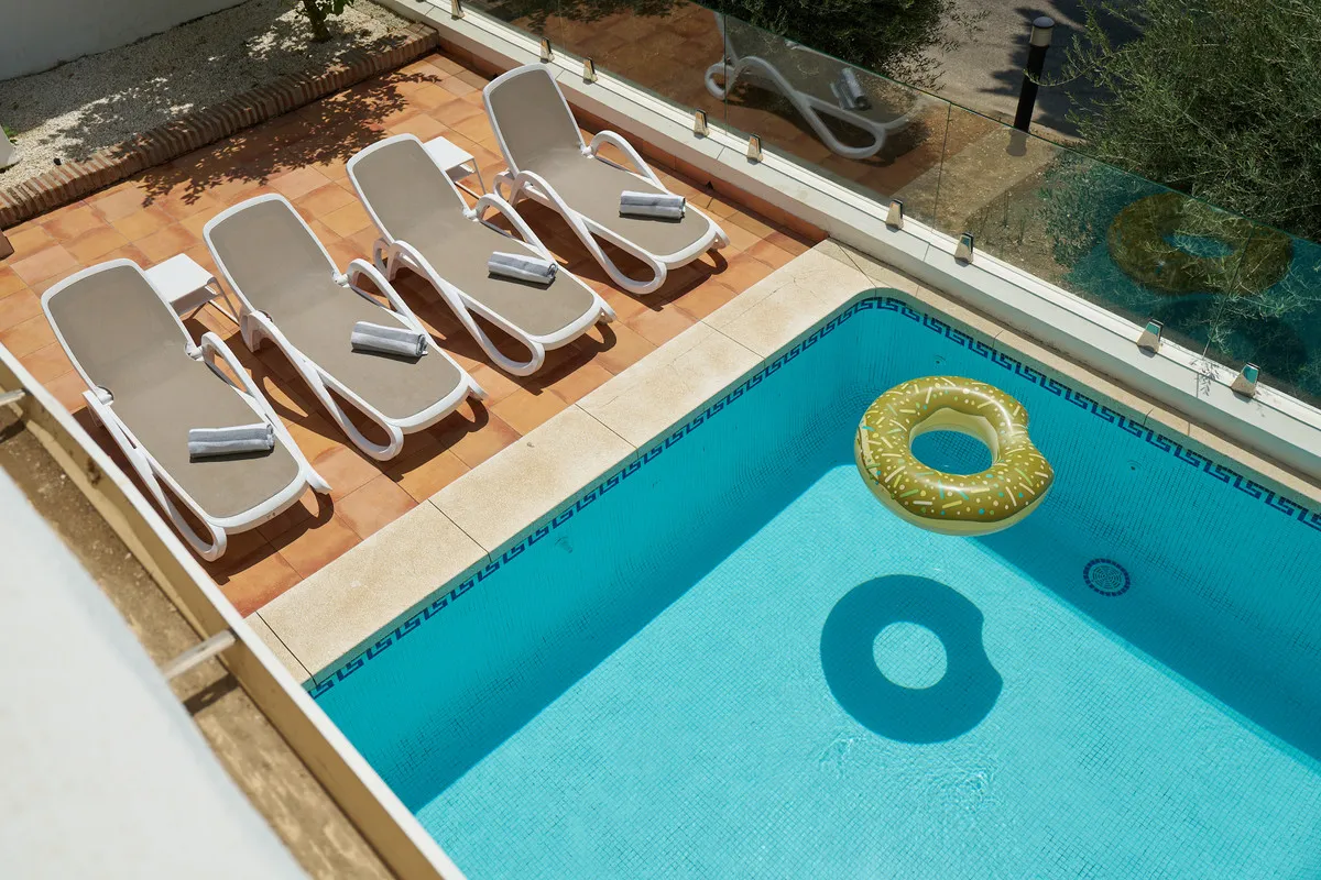 70a6bc9c-535b-4f35-b973-9f70568a225c