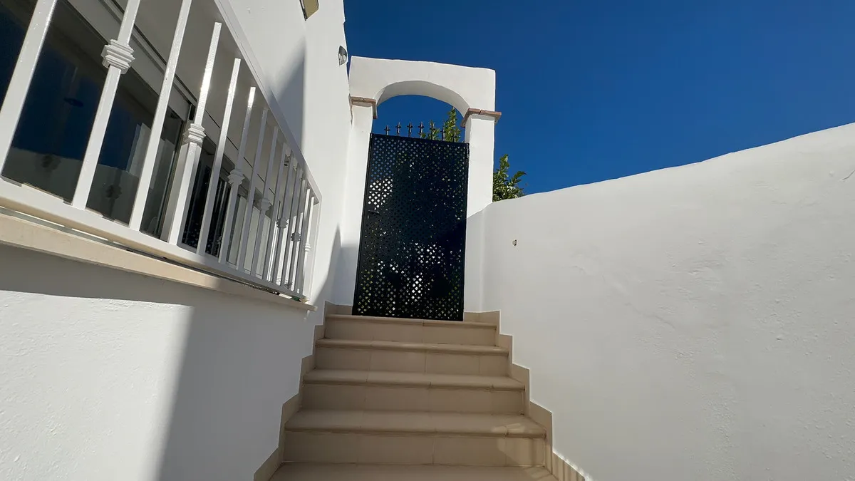 b7a6d4d9-8dcc-4148-98b7-c043f23dc4f3