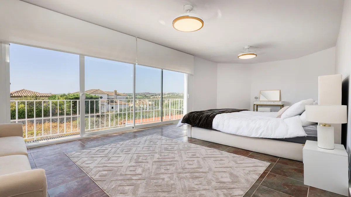 1d8b9b62-2009-40a9-b367-c3797057811a