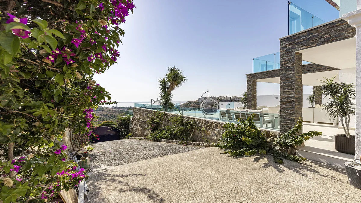 44214dbd-229e-402e-9b70-67ae6e0af900