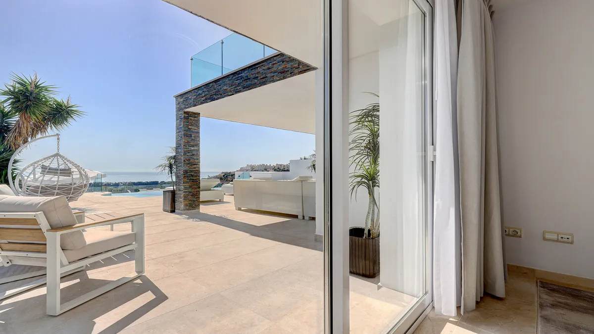 96253dec-8782-425d-a3fb-3eae1e538e0d