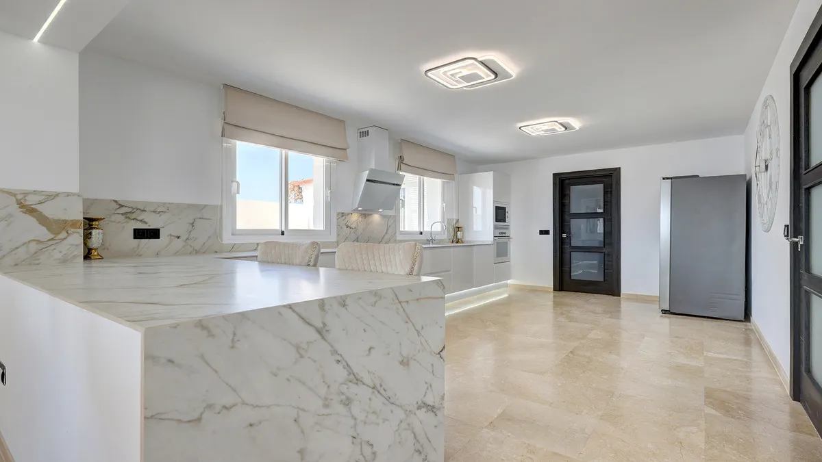 a0865f78-a69e-46bf-9a4c-c165e78499d8