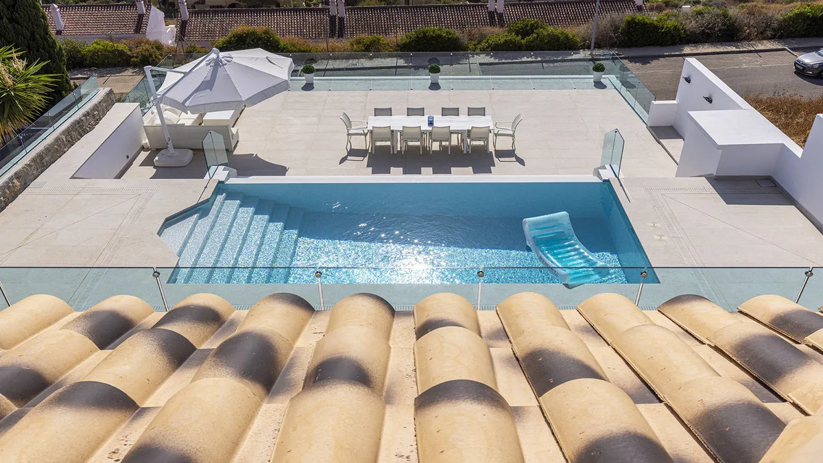 eb644cc0-4157-4f72-9e20-04e3165db45b